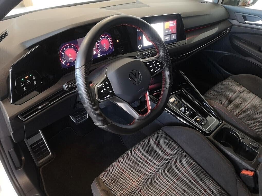 Volkswagen Golf GTI 2.0 TSI DSG