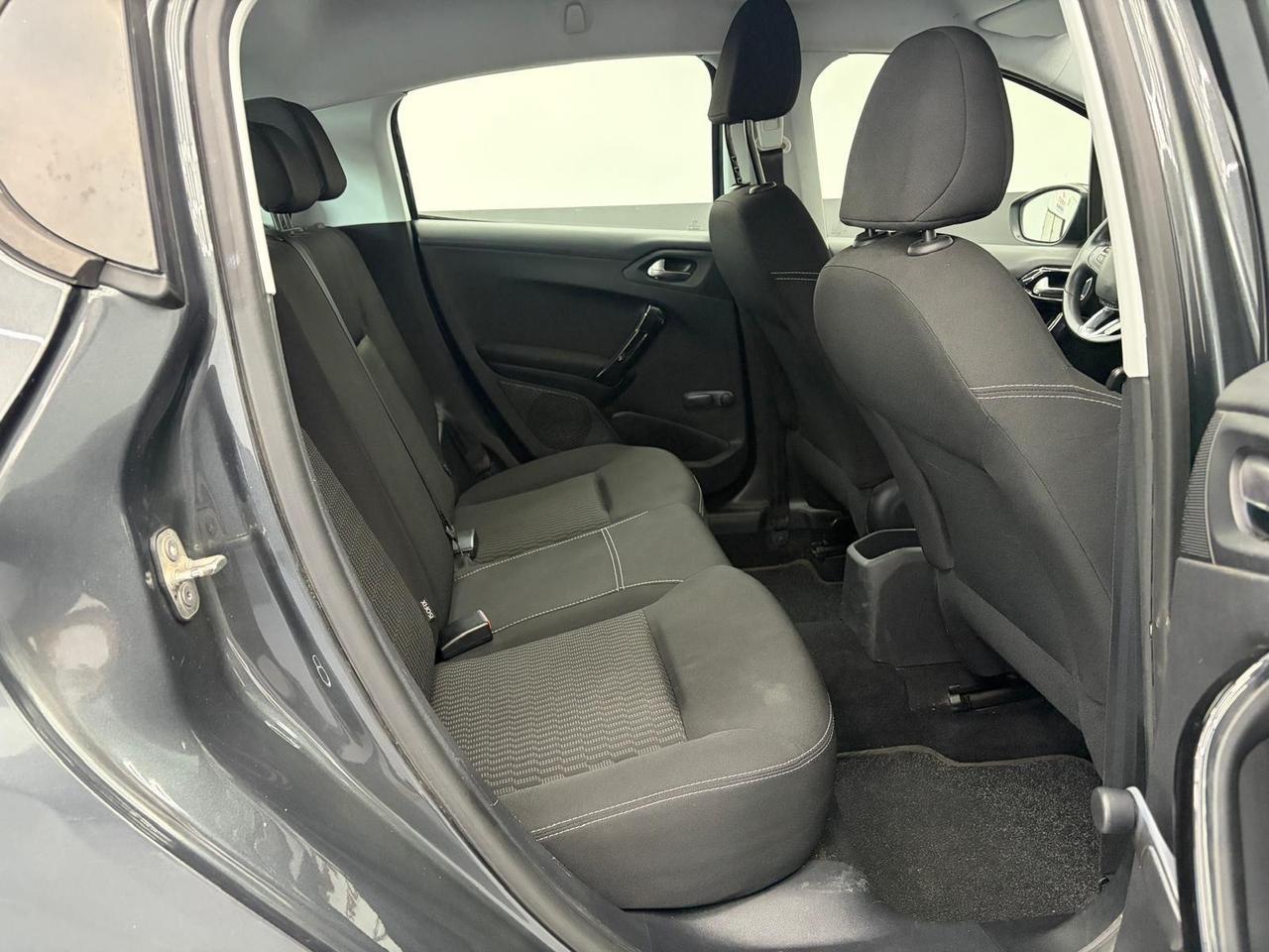 Peugeot 208 PureTech 82 5 porte Allure