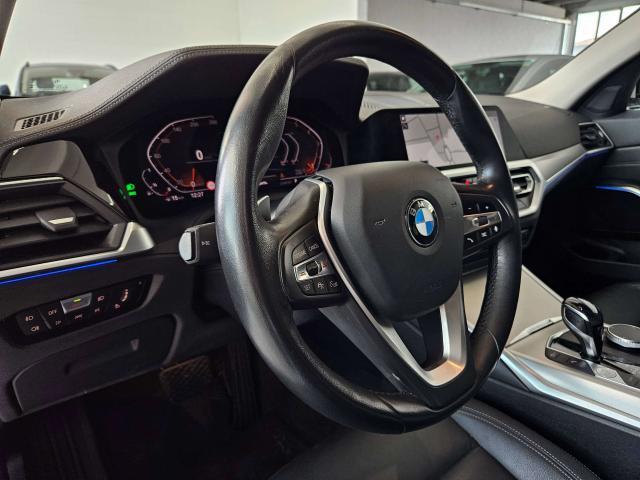 BMW 330 Berlina 330i Luxury CV 258 auto
