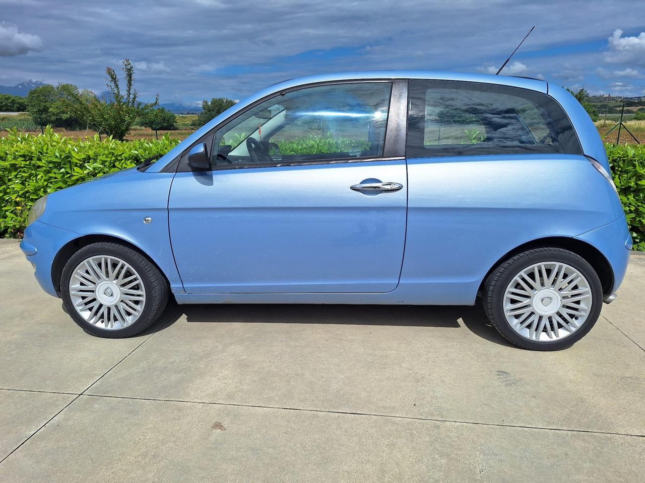 Lancia YPSILON 1.2 Con Soli 109.000 KM.