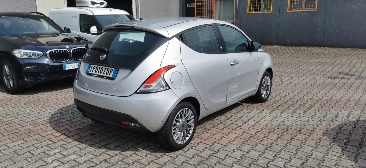 Lancia Ypsilon 0.9 TwinAir 85 CV 5 porte S&S DFN Gold