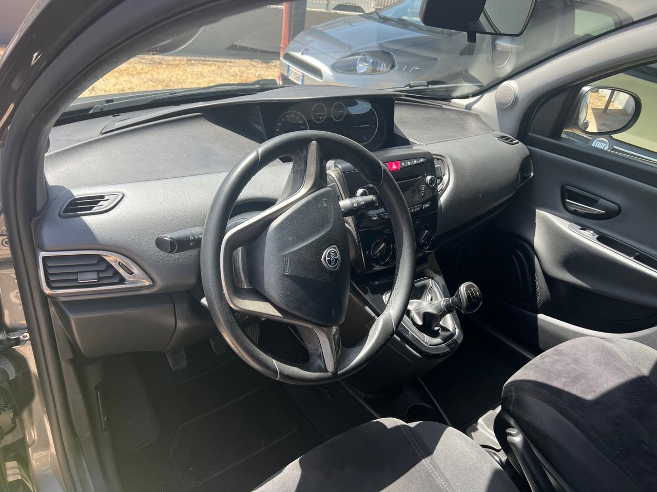 Lancia Ypsilon 1.3 MJT 16V 80 CV 5 porte S&S Platinum