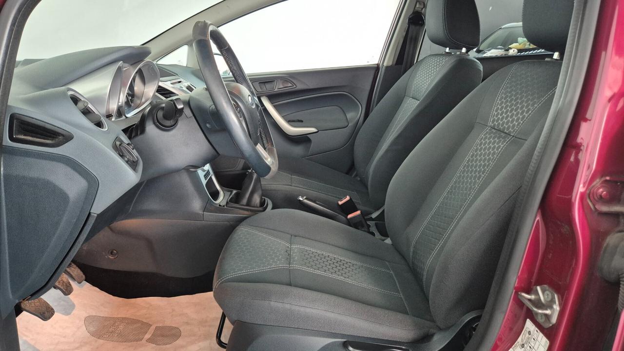 Ford Fiesta 1.4 5 porte Bz.- GPL Titanium Neopatentati