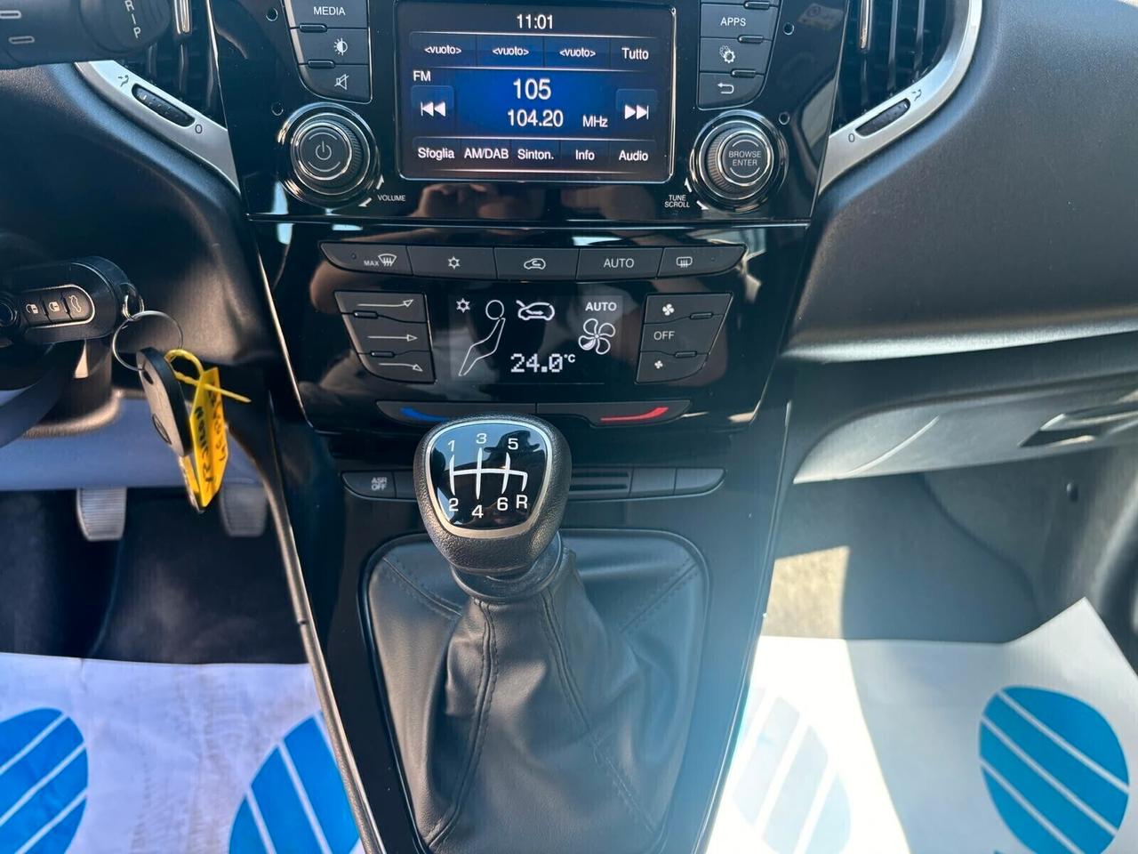 Lancia Ypsilon 1.0 FireFly 5 porte S&S Hybrid Ecochic Gold
