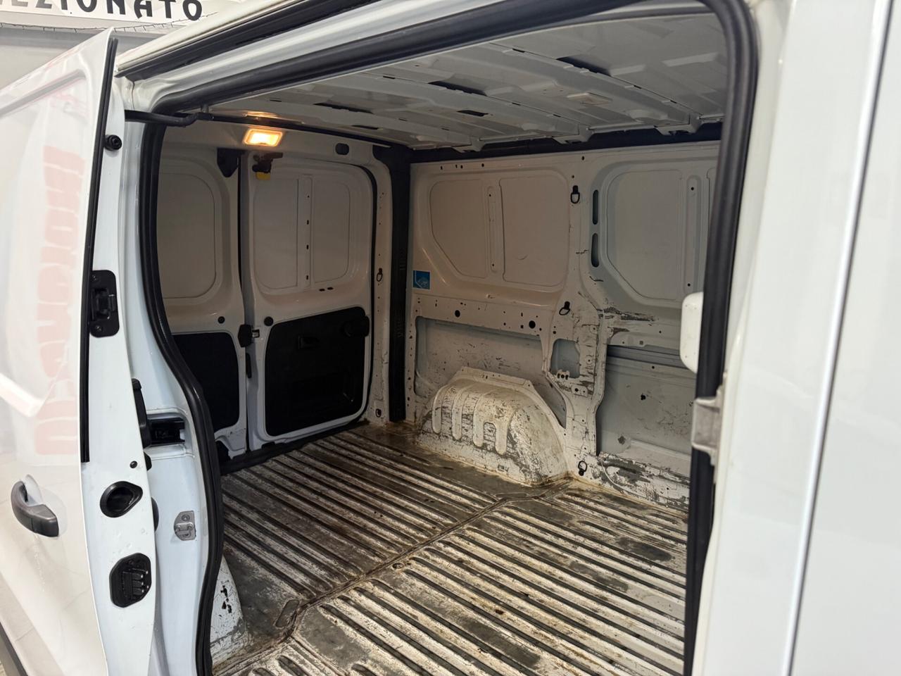 Renault Trafic T27 1.6 dCi 121CV Iva Compresa