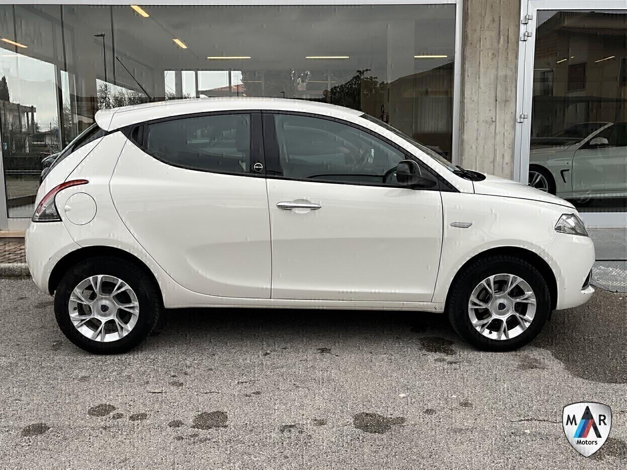 Lancia Ypsilon 0.9 TwinAir 85 CV 5 porte Metano Ecochic Gold