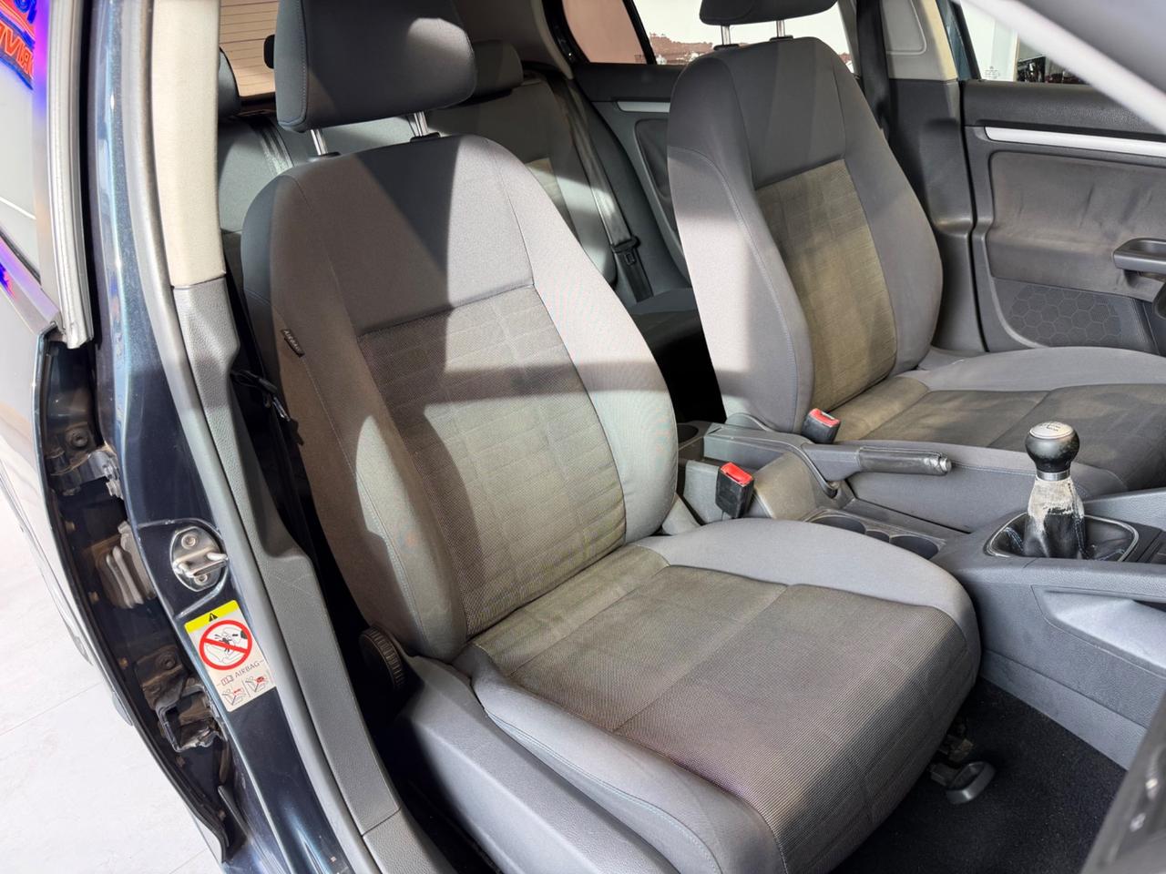 Volkswagen Golf 1.6 16V FSI 5p. Comfortline