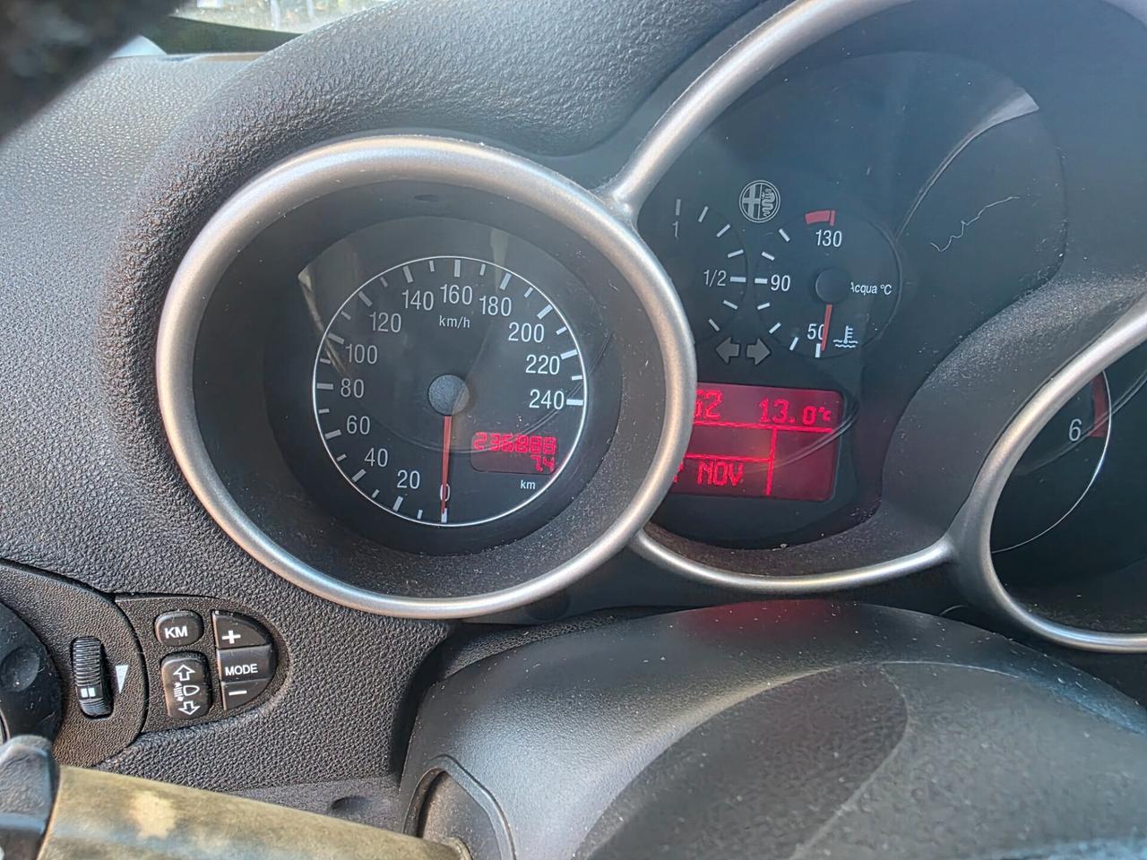 Alfa Romeo 147 1.9 JTD (115 CV) cat 3p. Distinctive