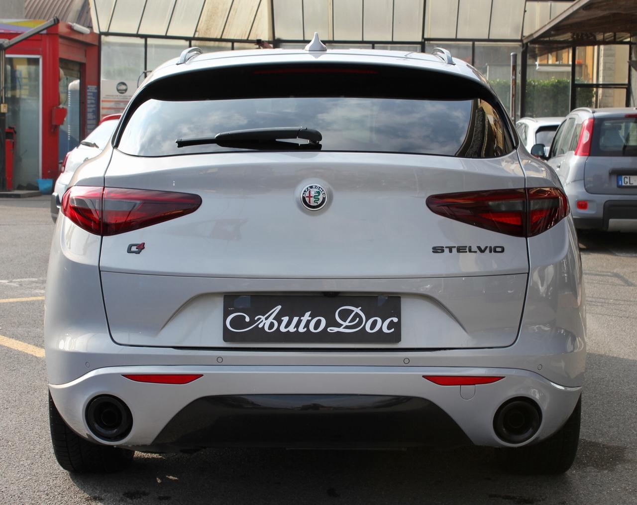 Alfa Romeo Stelvio 2.2 Turbodiesel 210 CV AT8 Q4 Veloce PELLE NAVY BAULE ELETT.