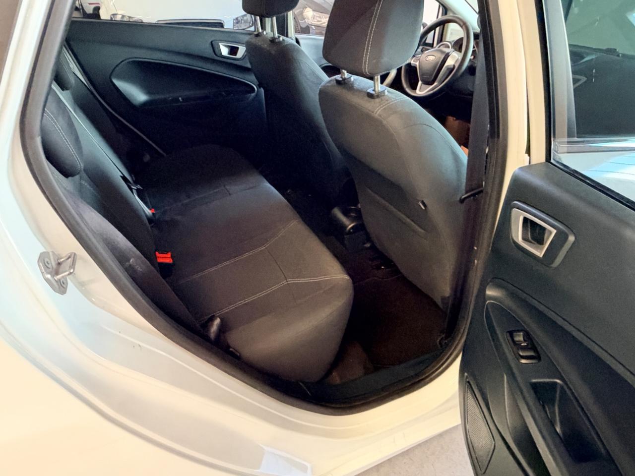 Ford Fiesta 1.4 TDCi 70CV 5 porte Titanium