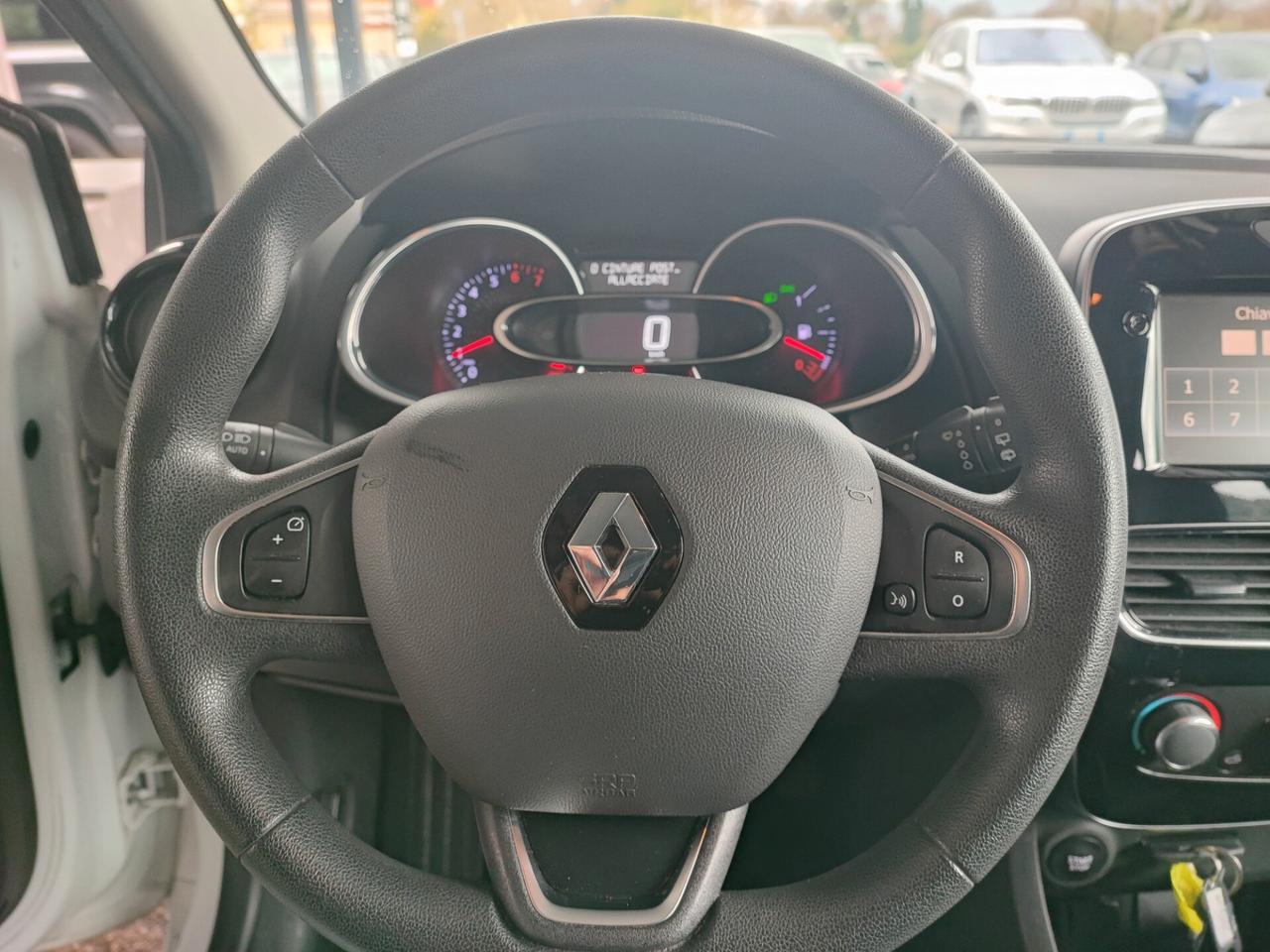 Renault Clio TCe 12V 75 CV 5 porte Moschino Intens