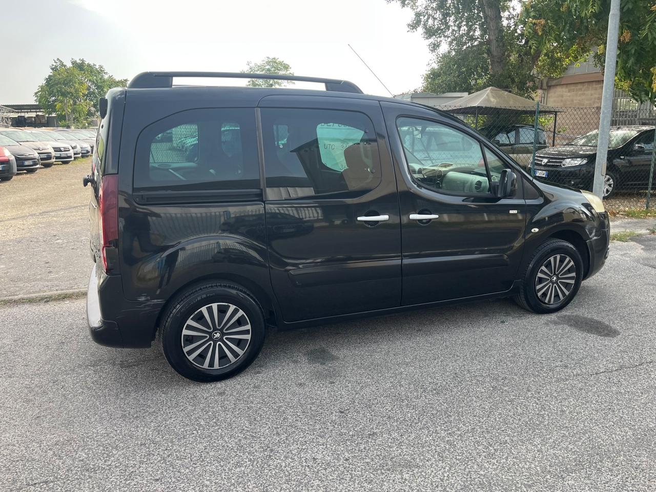 Peugeot Partner Tepee 1.6 HDi 92CV Outdoor 2013