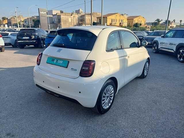 Fiat 500e Berlina 23,65 kWh