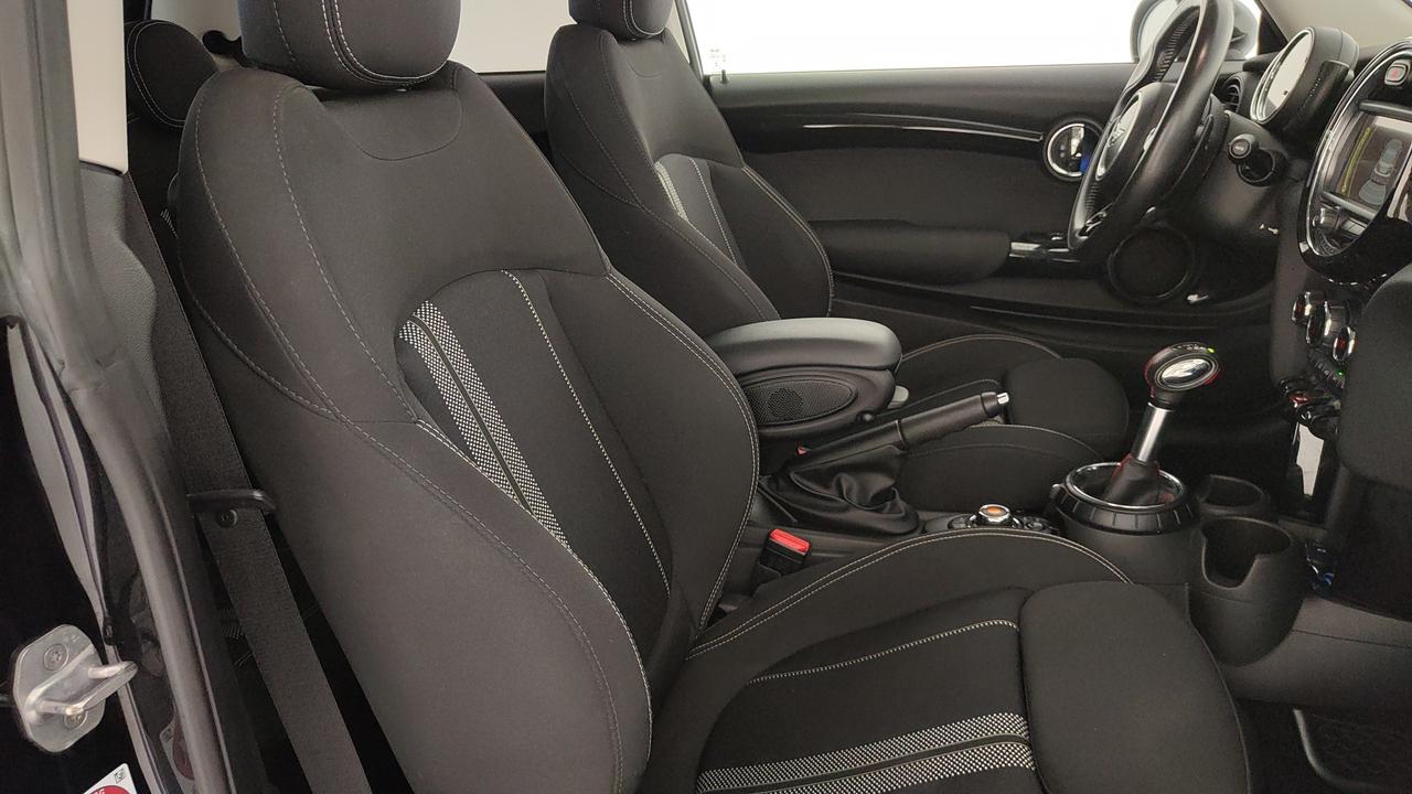 MINI Mini IV F55-F56 2014 - Mini 2.0 Cooper SD Hype 3p auto