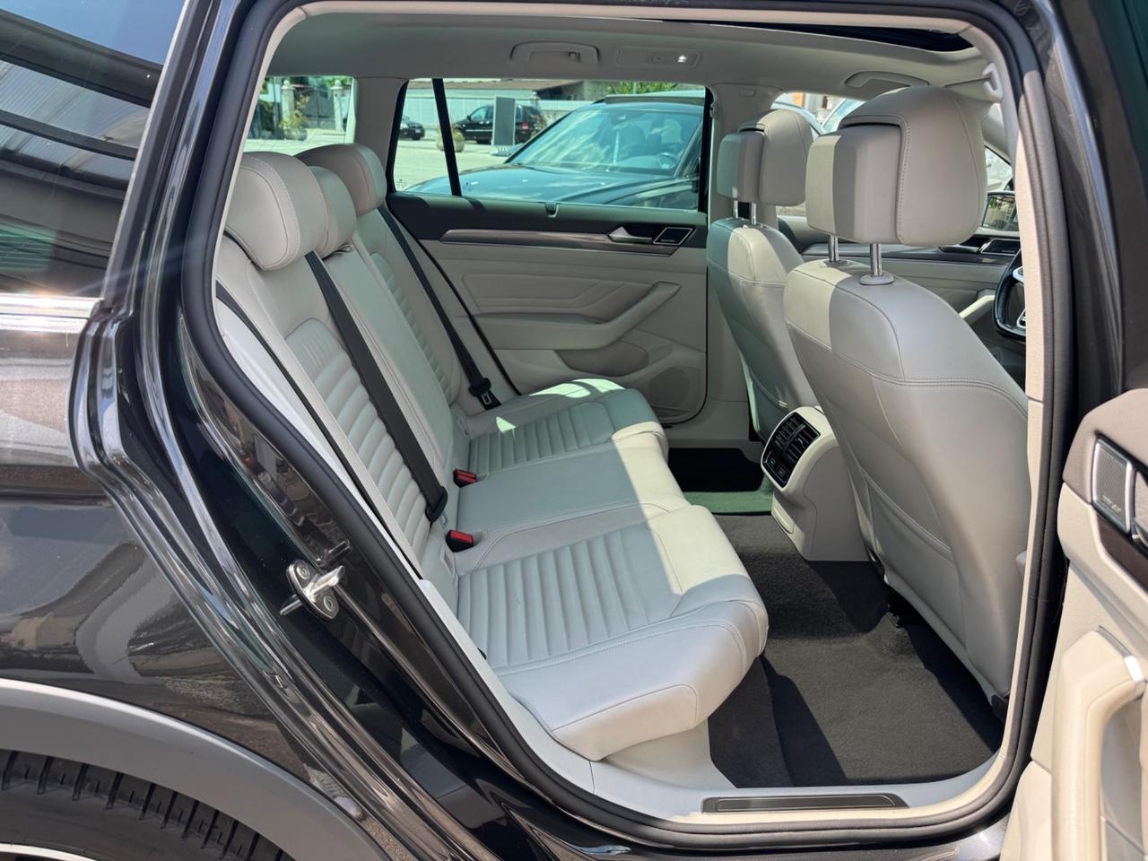 Volkswagen Passat Variant 2.0 TDI SCR 200 CV 4MOTION DSG Executive