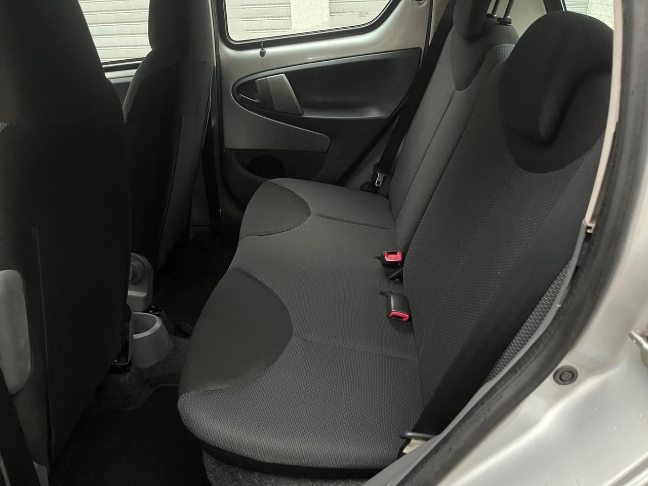 Toyota Aygo 1.0 12V VVT-i 5 porte Sol