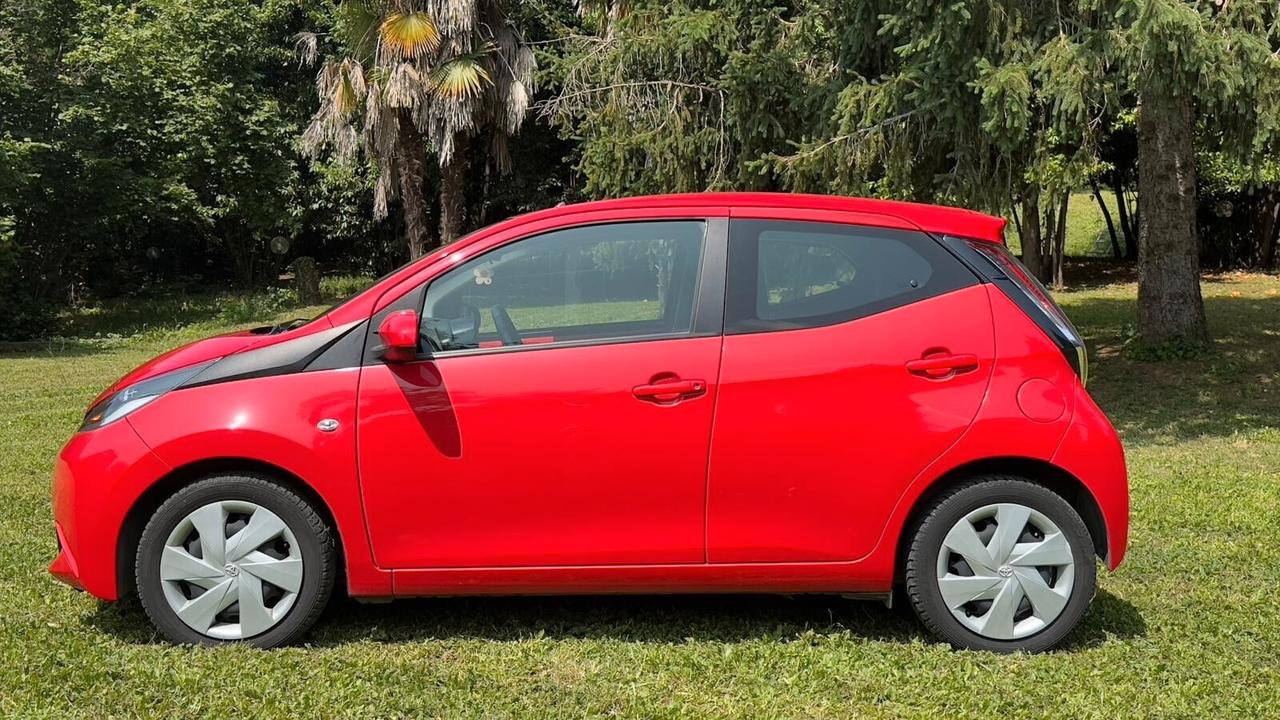 Toyota Aygo 1.0 VVT-i 69 CV 5P 2018 Neopatent GPL Leggi testo
