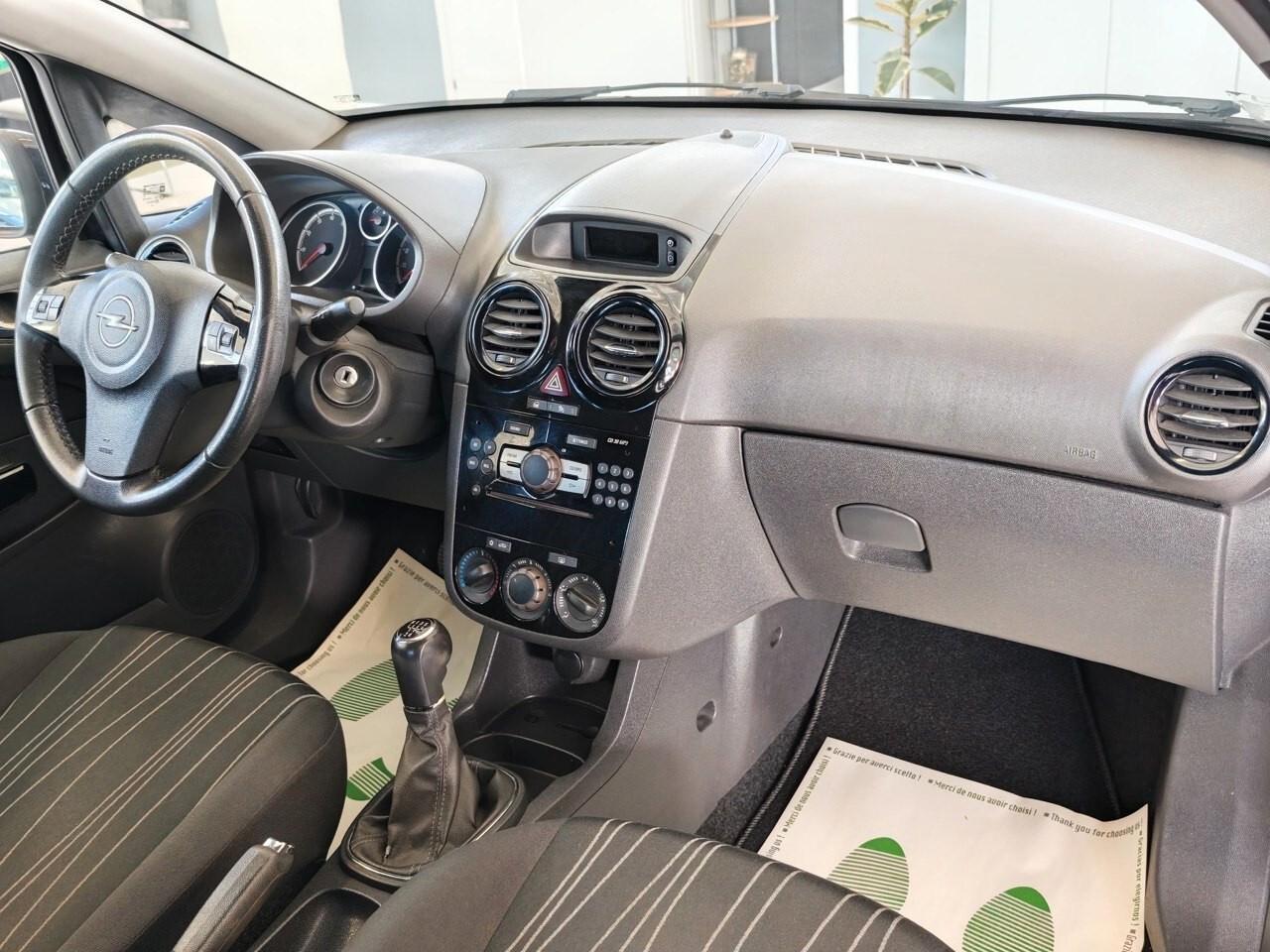 Opel Corsa 1.2 3 porte Club