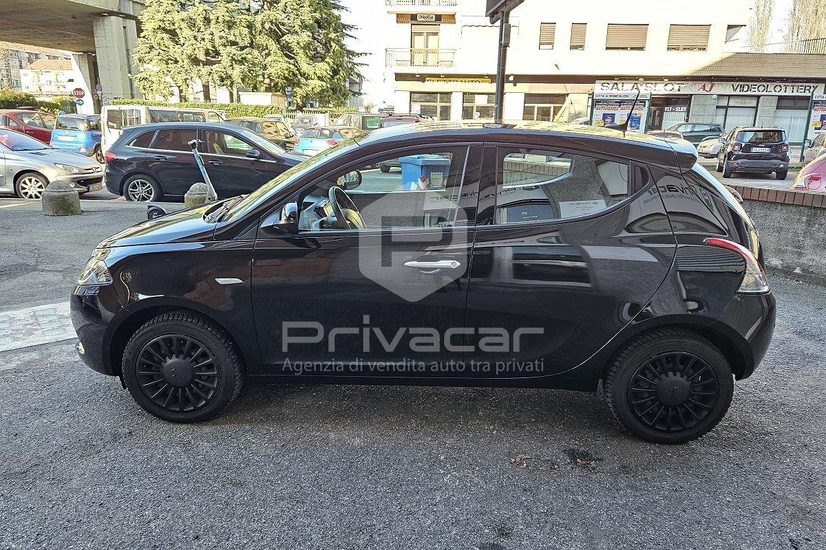 LANCIA Ypsilon 1.2 69 CV 5 porte GPL Ecochic Silver