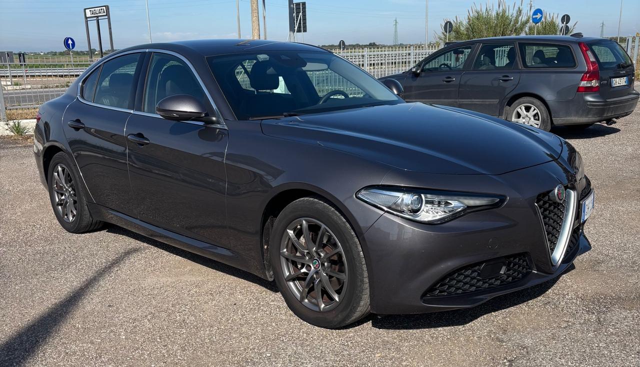 Alfa Romeo Giulia 2.2 Turbodiesel 136 CV AT8 Business