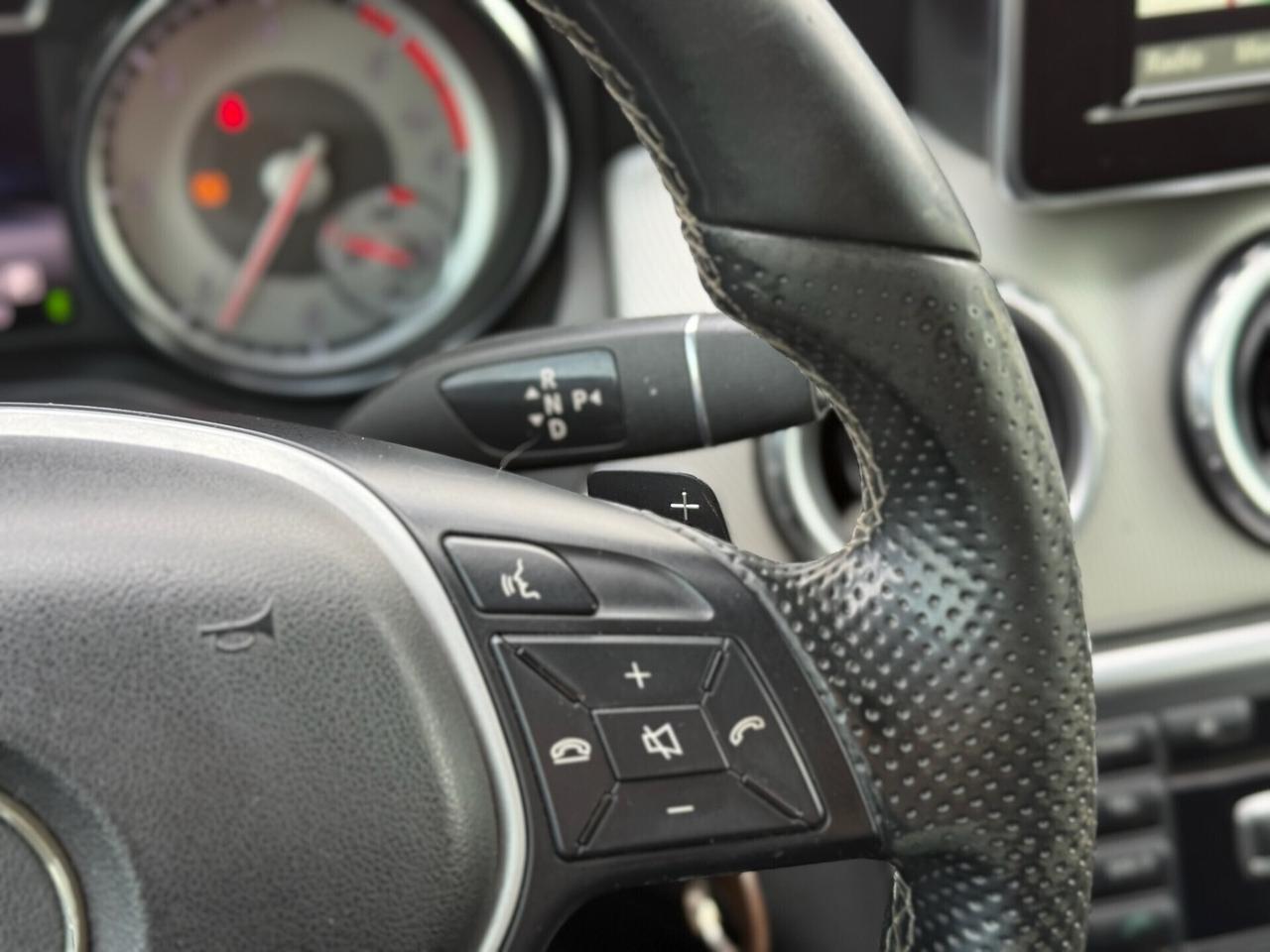 MERCEDES GLA 220 CDI 2015 Automatic 4Matic Premium