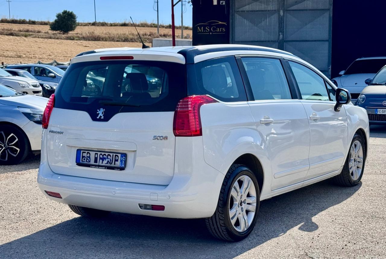Peugeot 5008 1.6 HDi 115CV Allure
