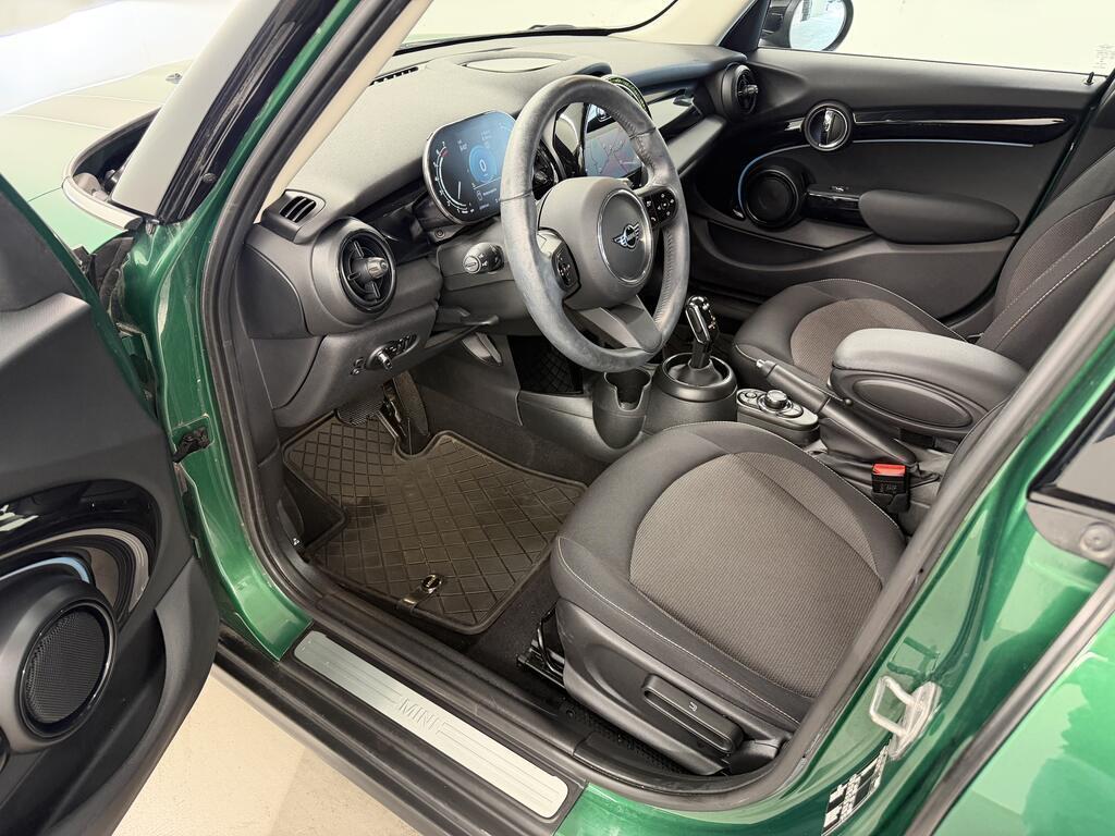 Mini Cooper 1.5 TwinPower Turbo Cooper Business DCT