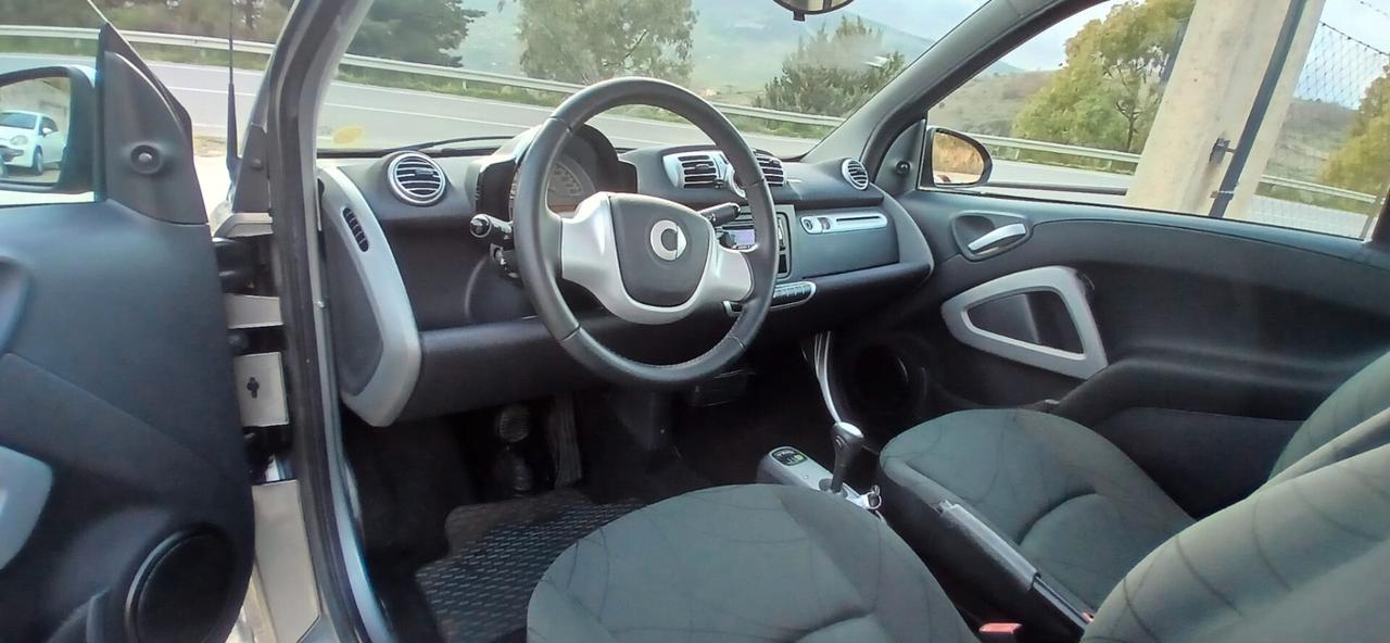 Smart ForTwo 1000 52 kW coupé passion - 2012