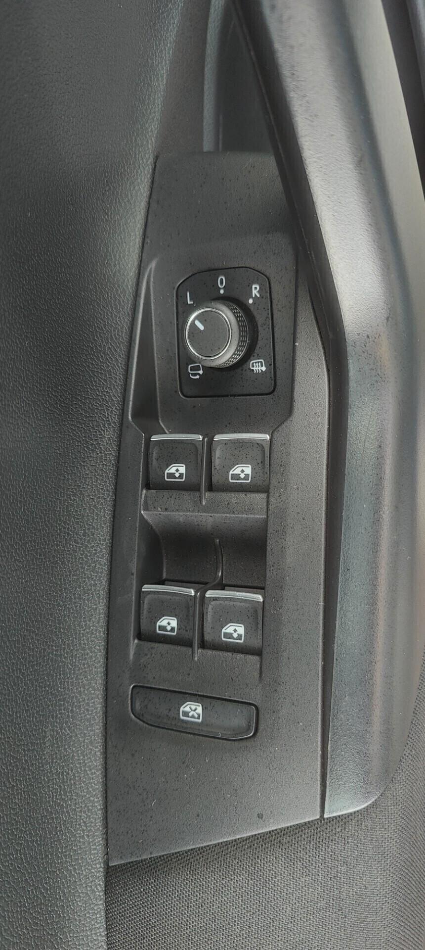 Volkswagen Taigo 1.0 TSI 115 CV DSG R-Line