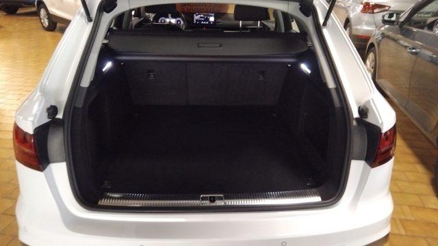 AUDI A4 Avant 30 TDI S tronic S line edition