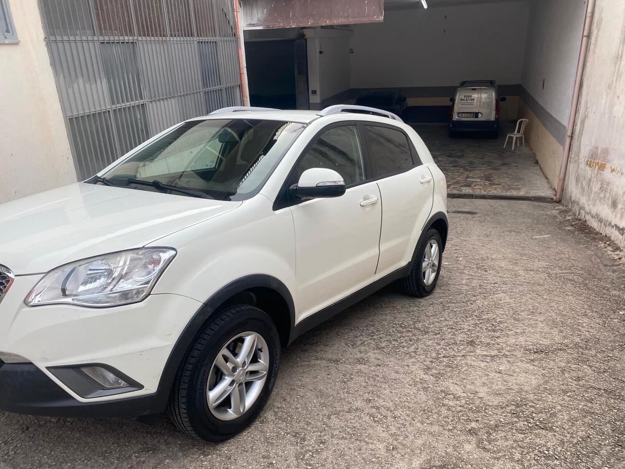 Ssangyong Korando 2.0cc gpl 12 mesi garanzia-2012