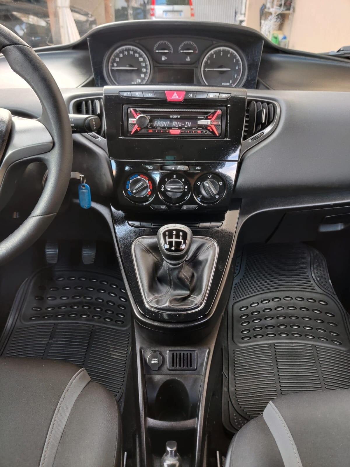 Lancia Ypsilon 1.2 Benzina