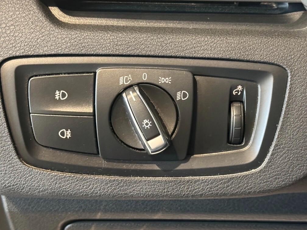 BMW X1 sdrive18d xLine auto Led Navi 18"