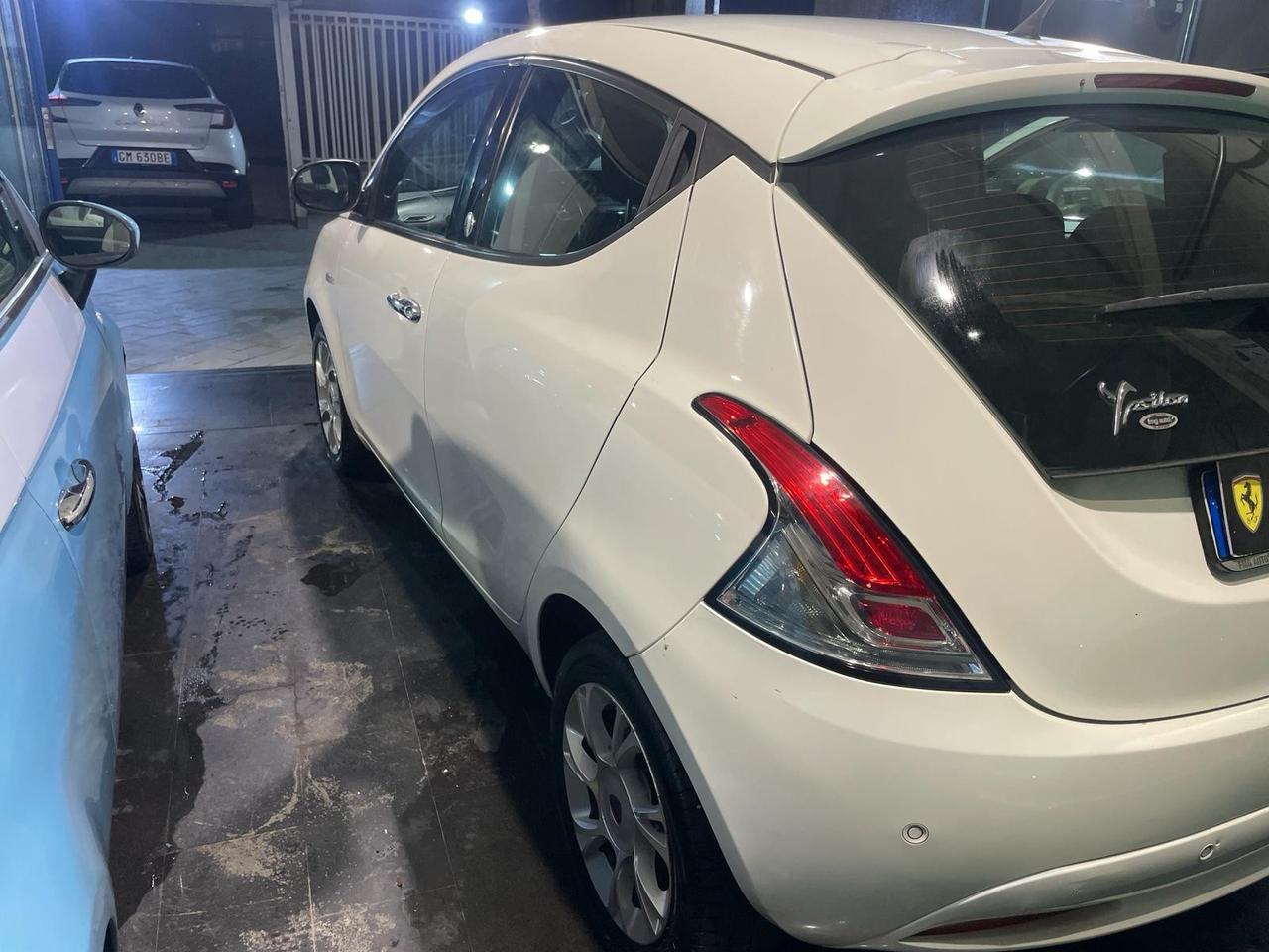 Lancia Ypsilon 1.2 69 CV 5 porte GPL Ecochic Gold