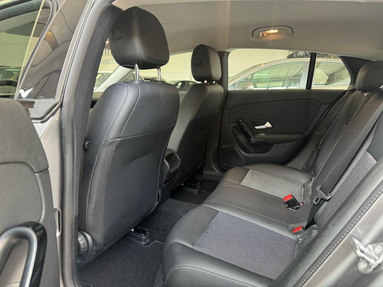 MERCEDES-BENZ CLA 180 d Automatic Shooting Brake Business Extra