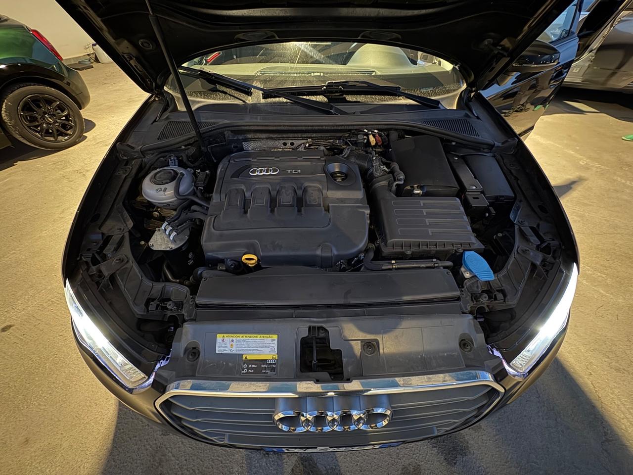 Audi A3 1.6 TDI ultra Attraction LED INTERNI E 18