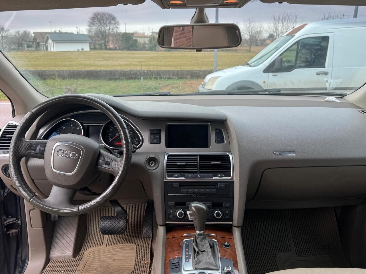 Audi Q7 3.0 V6 TDI 233CV quattro tiptronic