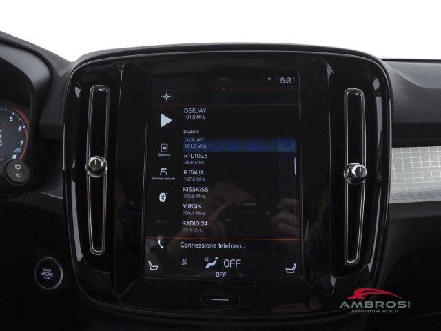 VOLVO XC40 T4 AWD Geartronic Momentum