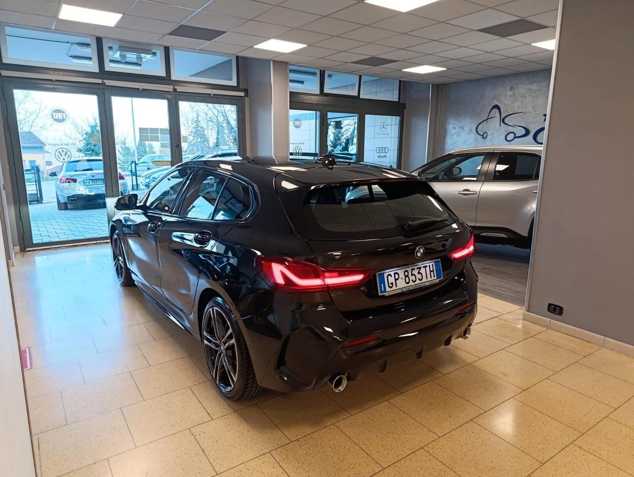 Bmw 118 118d 5p. Msport