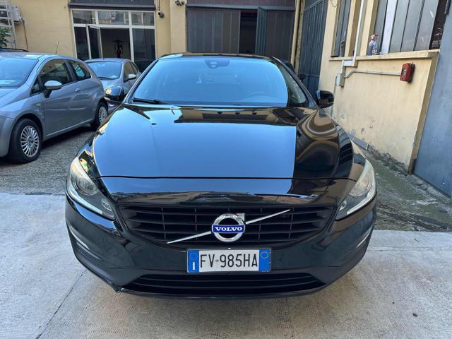 VOLVO V60 D2 Geartronic Momentum