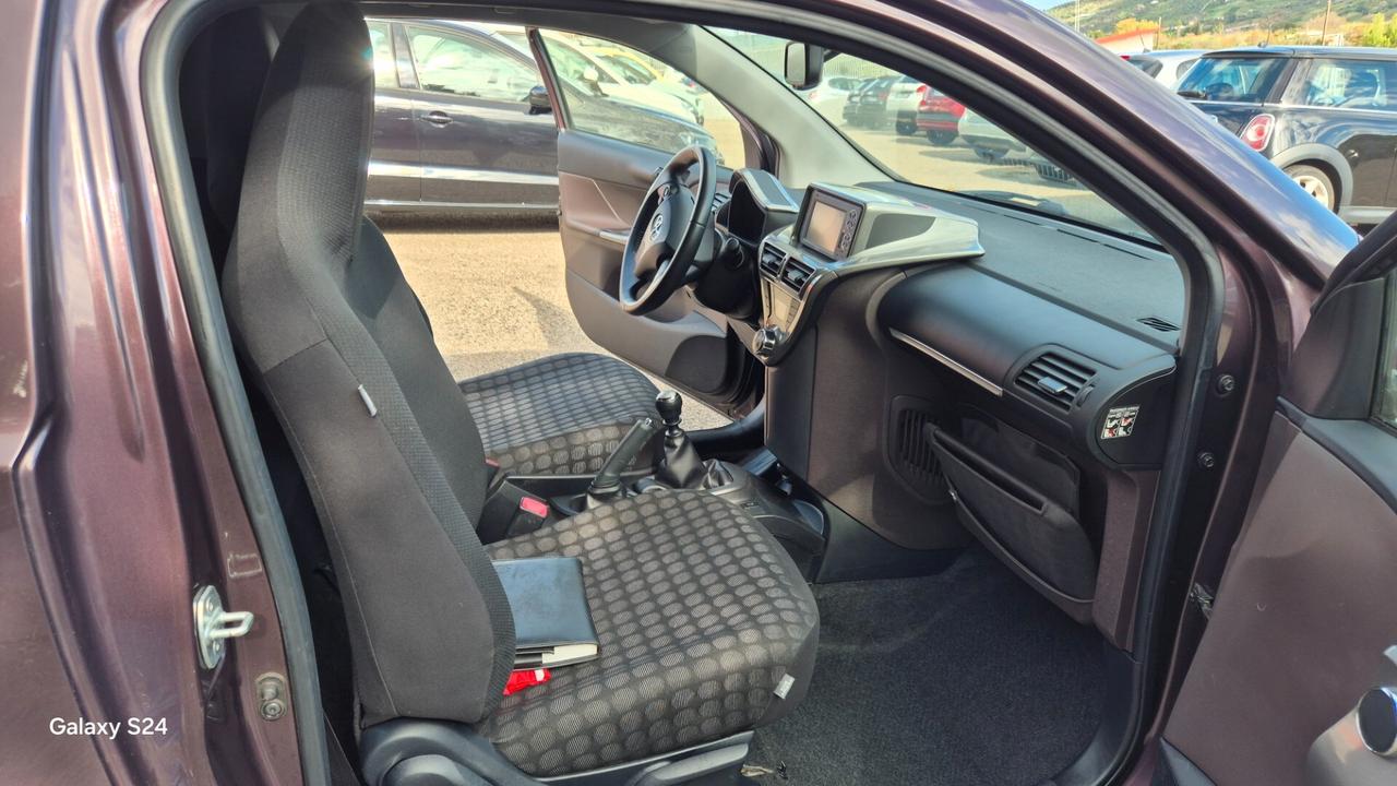 Toyota iQ 1.0 CVT Lounge