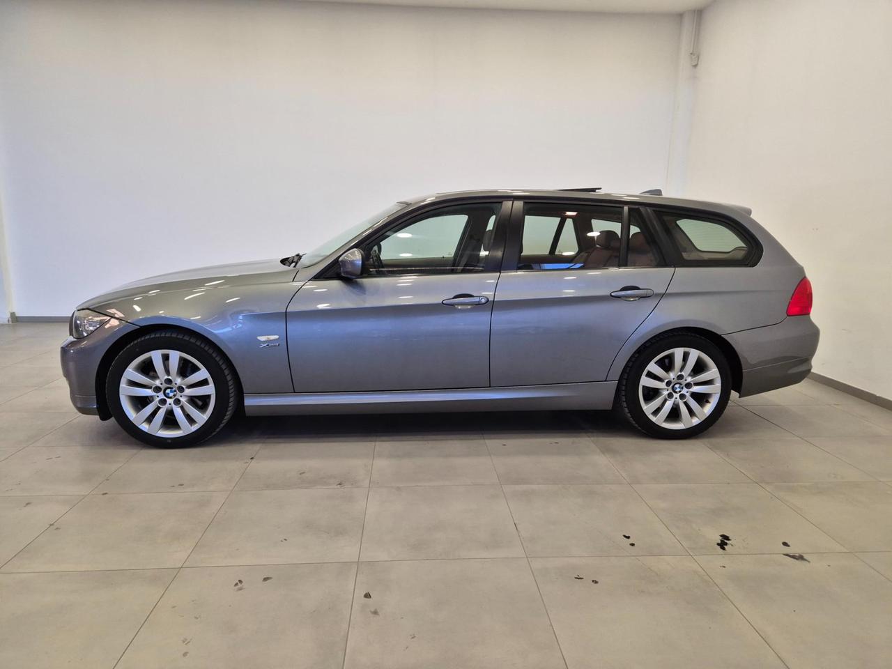 BMW 320 d Touring xdrive Futura - Sens. Park. - Tetto