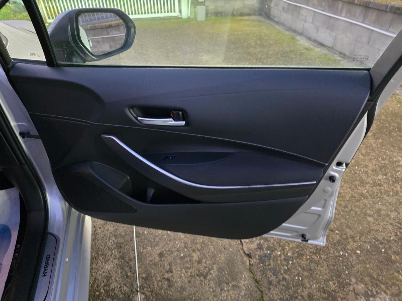 Toyota Corolla Touring Sports 1.8 Hybrid Business Tech