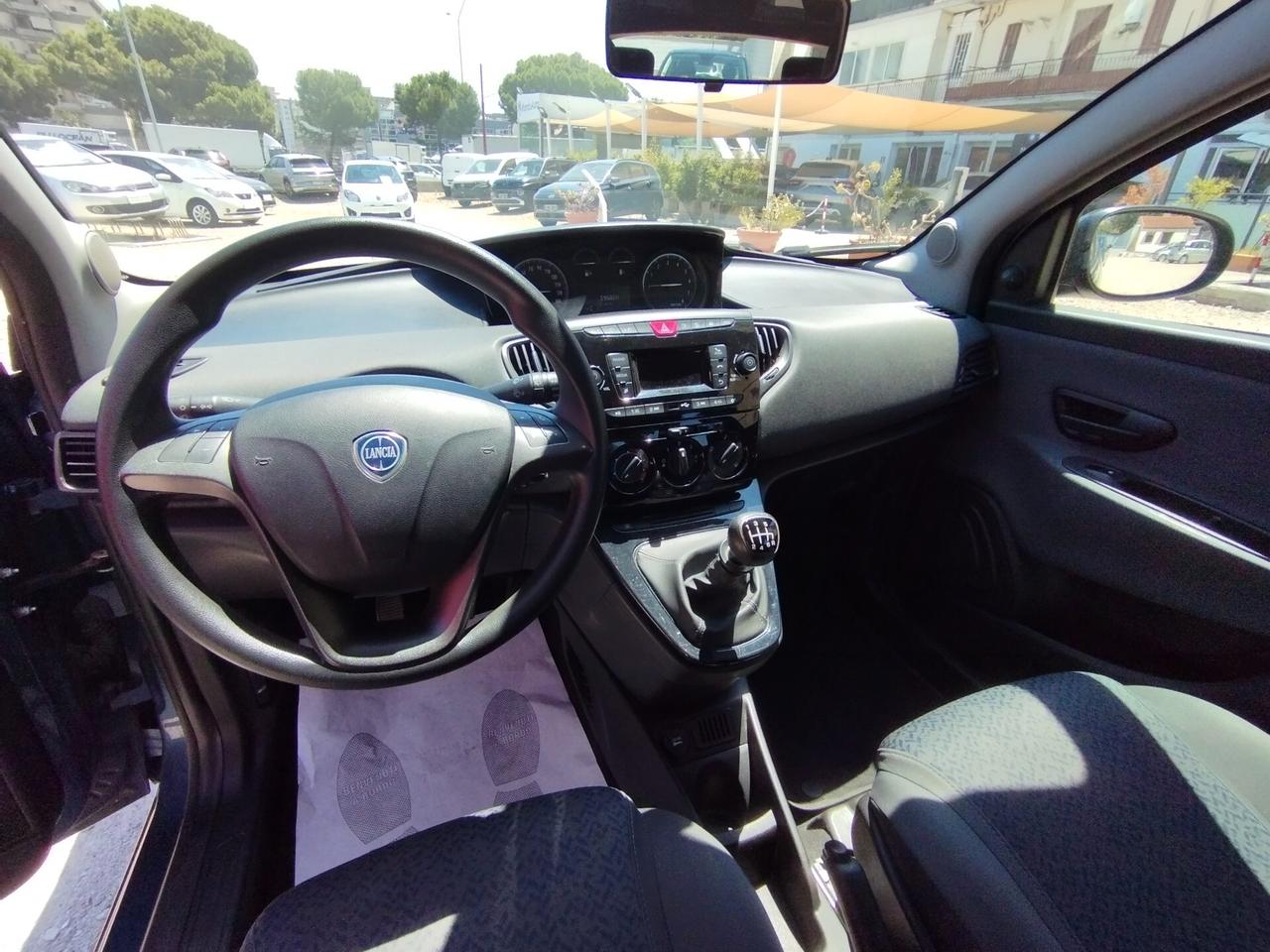 Lancia Ypsilon 1.0 5e porte S&S Hybrid Ecochic Silver