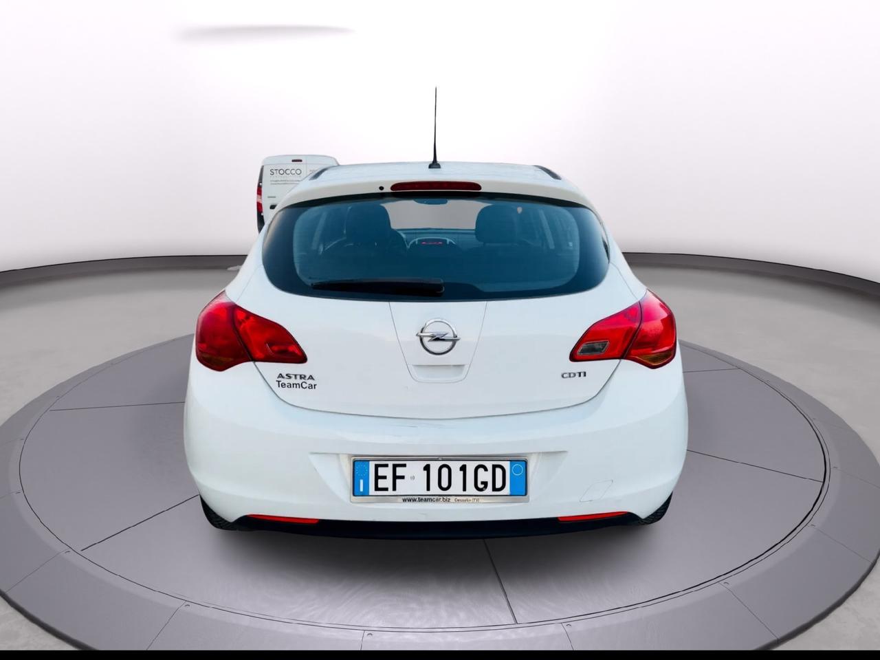 Opel Astra cosmo 1.7 CDTI anno 2011 neo patentati