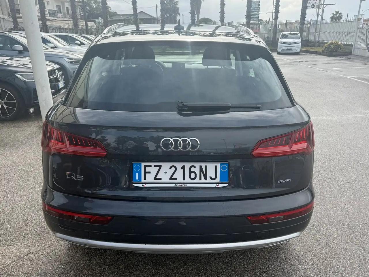 Audi Q5 40 TDI quattro S tronic Business Design