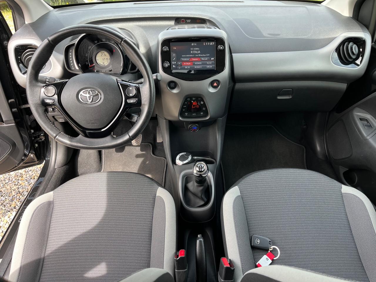 Toyota Aygo Connect 1.0 VVT-i 72 CV 5 porte x-clusiv