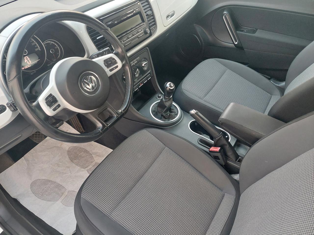 Volkswagen Maggiolino 1.6 TDI Design *NEOPATENTATI*