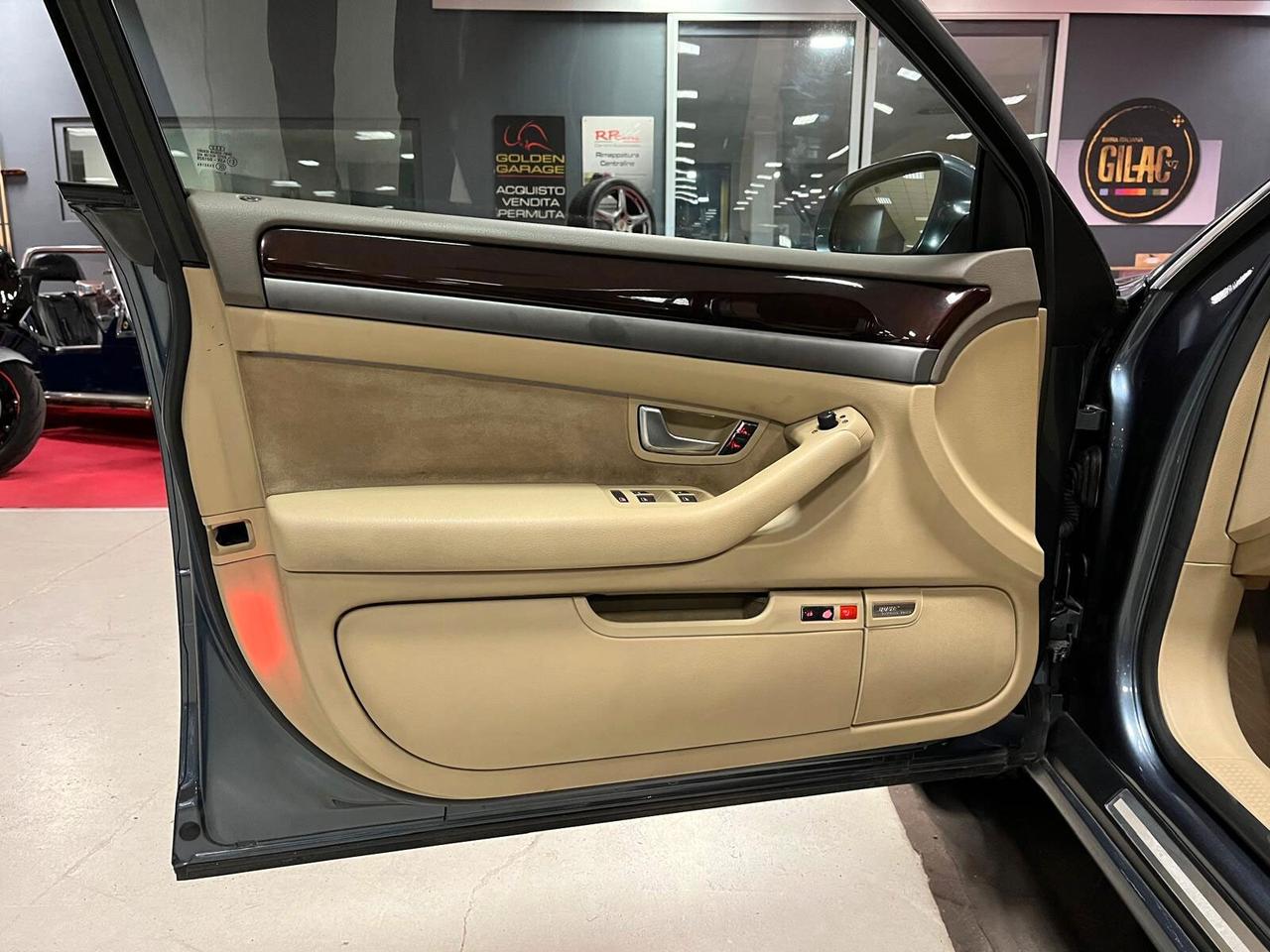 Audi A8 L 4.2 V8 FSI quattro tiptronic