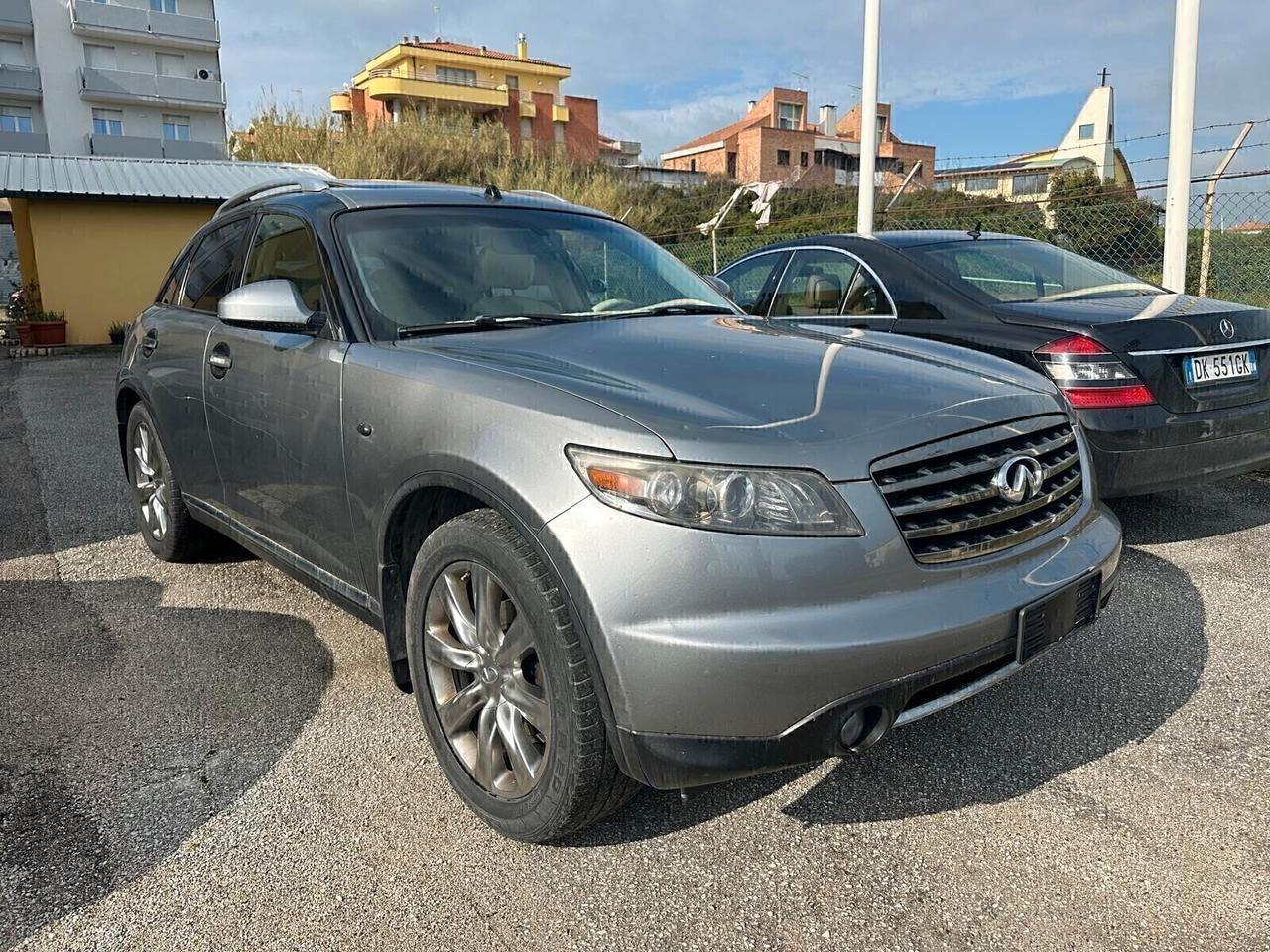 Infiniti FX 35 GPL GANCIO TRAINO